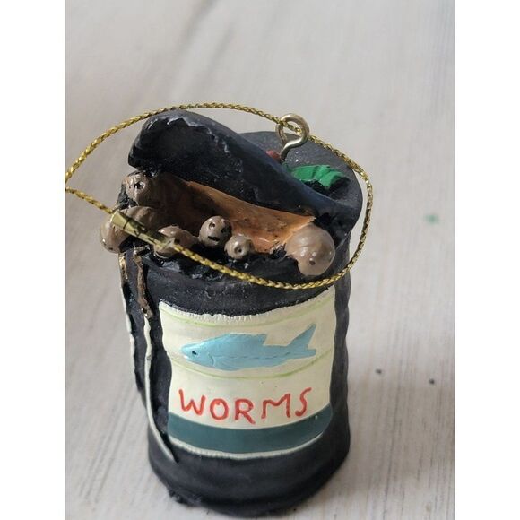 Fishing bait can worms mistletoe Fisher ornament Xmas decor - Picture 1 of 7